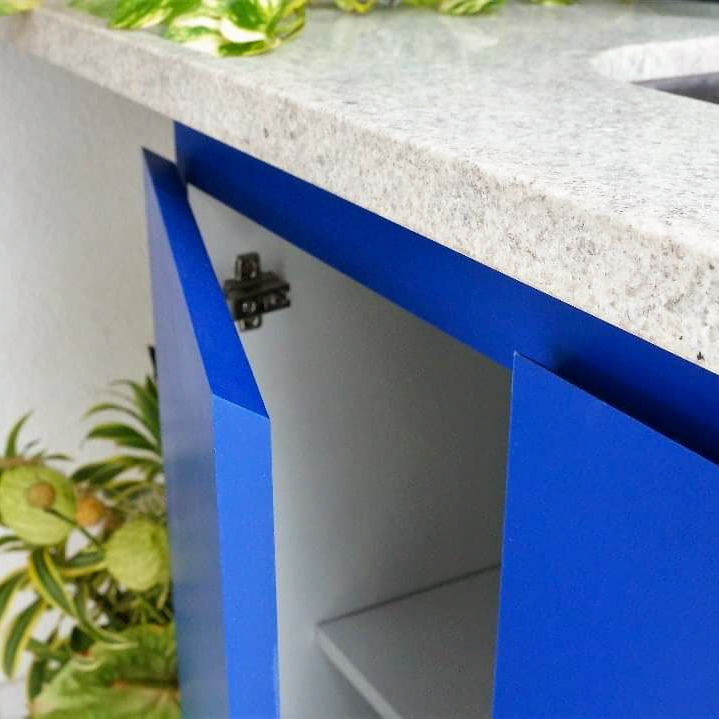 nu arquitetura apartamento paulo vieira reforma ladrilho hidráulico varanda formica azul compensado revestido rodizio aco preto sumare são paulo