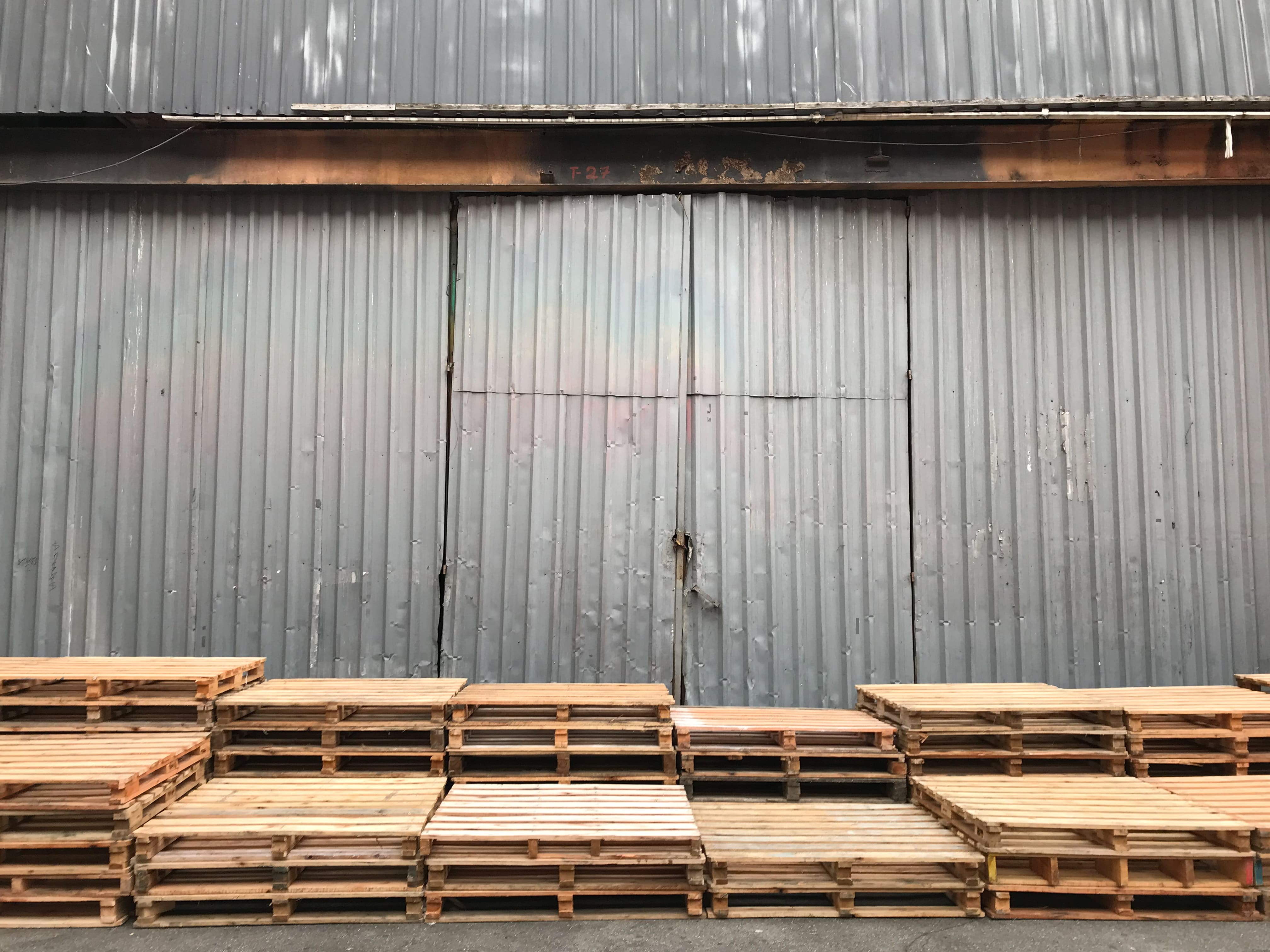 mamba negra 666 annnusss paletes pallets paralelepipedo fabriketa bras vila de galpões vilinha virilinha lounge pista palco mobiliário produção eventos techno festas festa